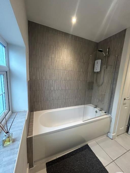 Luxury Countryside Stay - Waters Upton, טלפורד מראה חיצוני תמונה