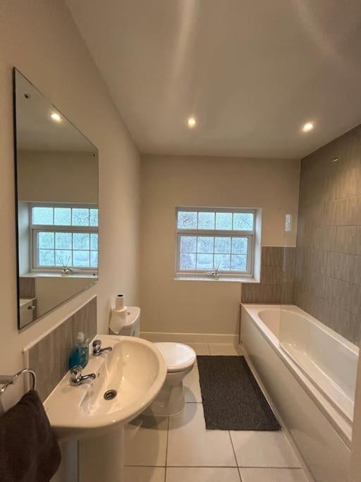 Luxury Countryside Stay - Waters Upton, טלפורד מראה חיצוני תמונה